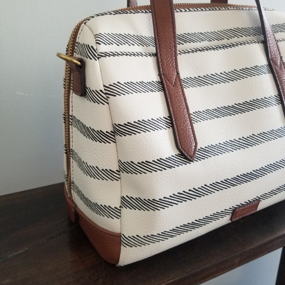👜FOSSIL HANDBAG - Picture 2 of 10